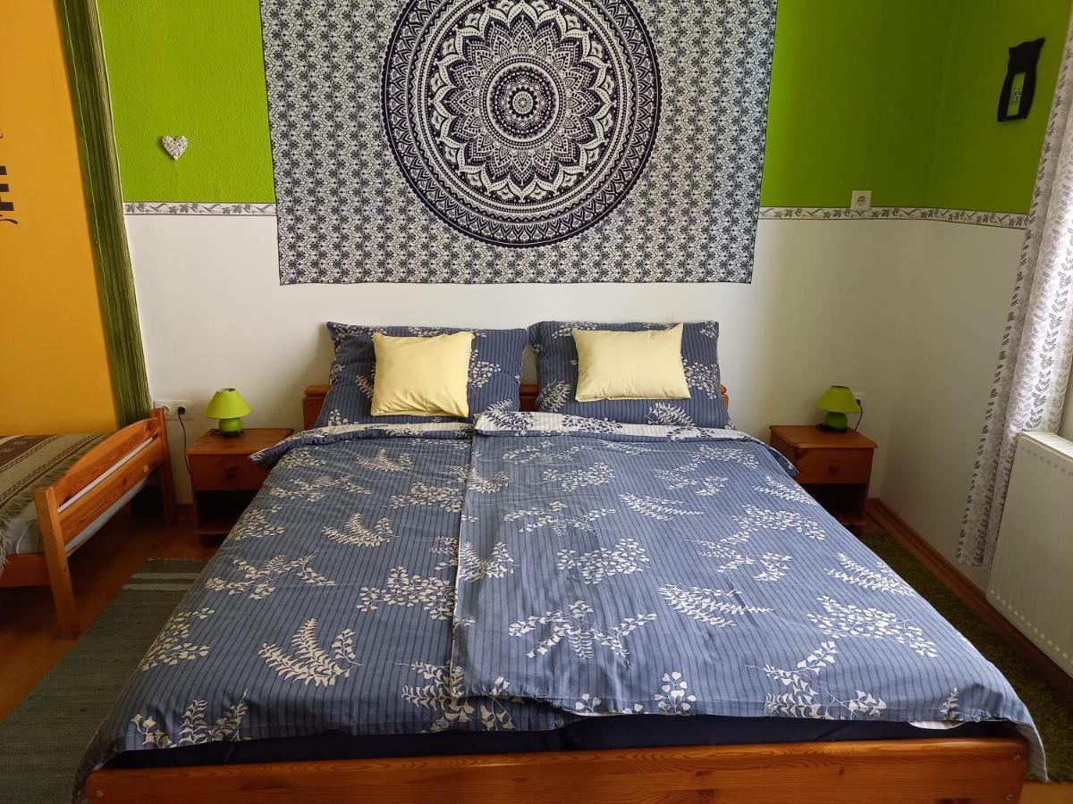 Gabor Vendeghaz Apartment Eger Bagian luar foto