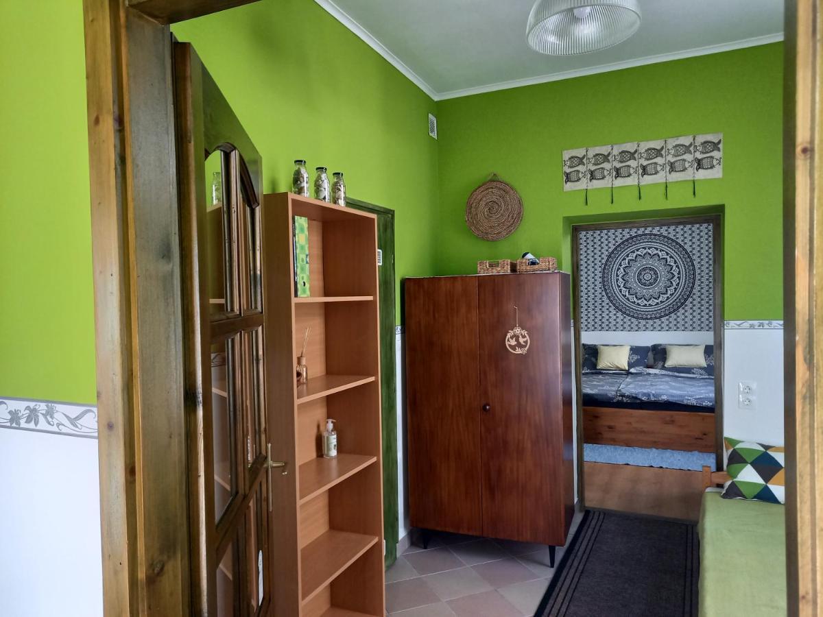 Gabor Vendeghaz Apartment Eger Bagian luar foto