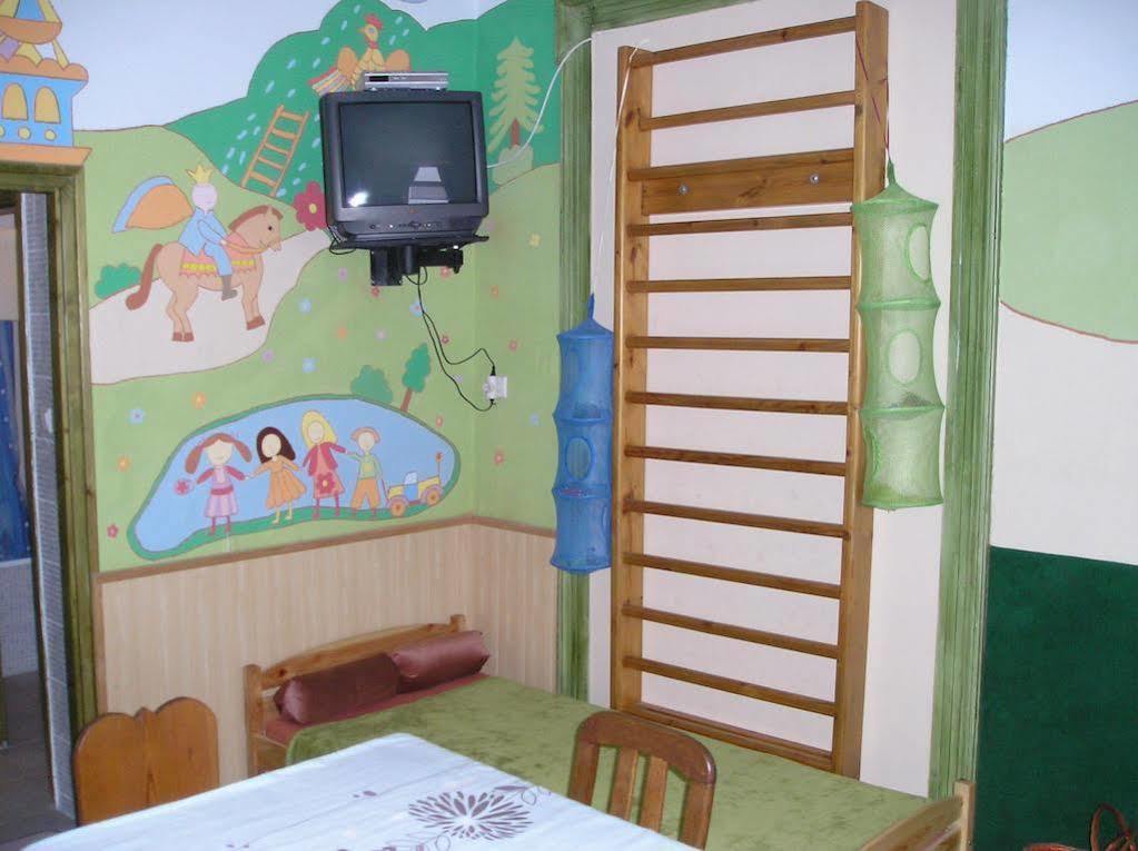 Gabor Vendeghaz Apartment Eger Bagian luar foto